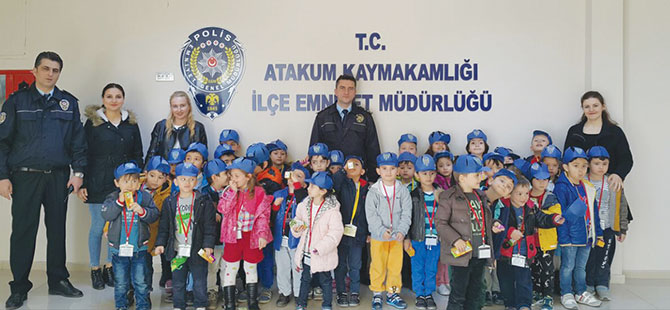 MİNİKLER POLİS AMCALARINI UNUTMADI