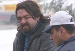 Otomobil kamyonete çarptı