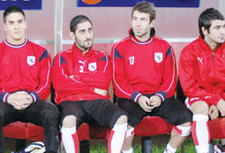 Sefa kulübede başladı