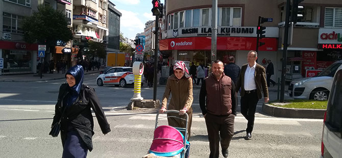 YAYALARA TANILAN GEÇİŞ HAKKI 1 DAKİKA