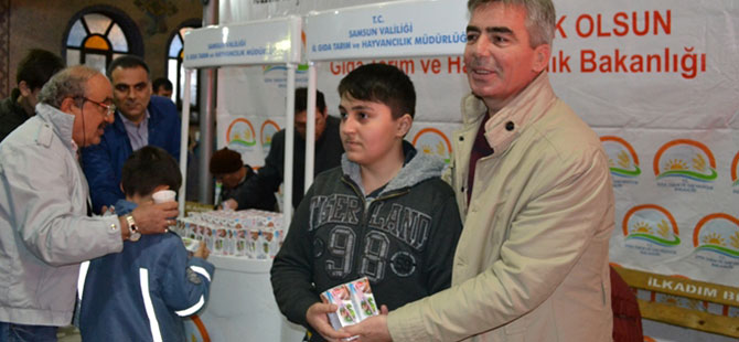 Miraç Kandili Dolayısıyla Süt Dağıtımı Yapıldı
