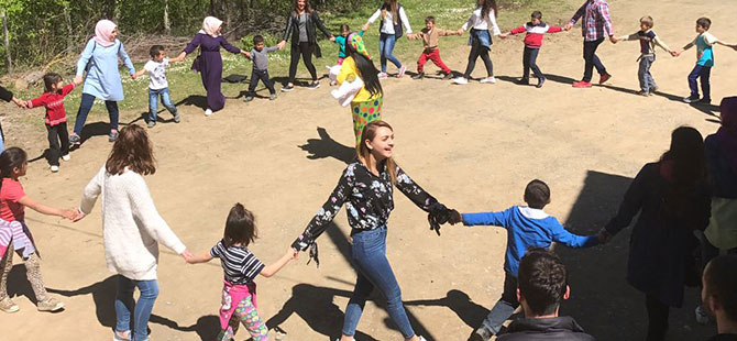 Alaçam MYO’dan köy okulunda şenlik