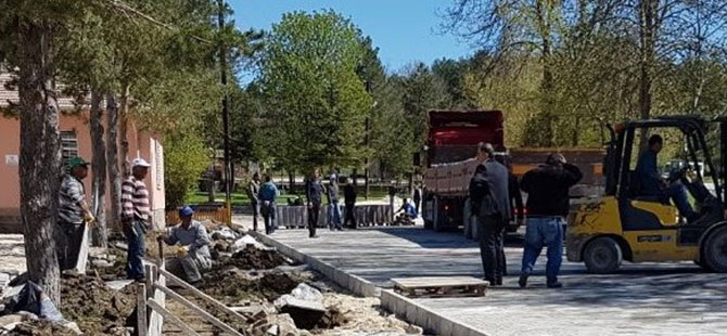 LADİK BELEDİYESİ ÇEVRE DÜZENLEMESİ YAPIYOR