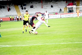 SAMSUNSPOR'DA 2 CEZALI DAHA