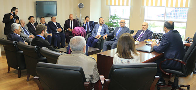 Topbaş’tan AK Parti İl Başkanlığı’na ziyaret