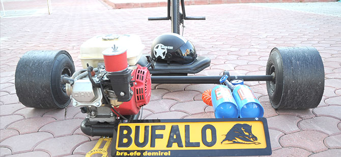 Kendi araçlarını yaptı