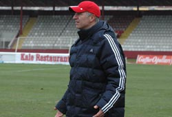 Gelece umutla bakıyoruz