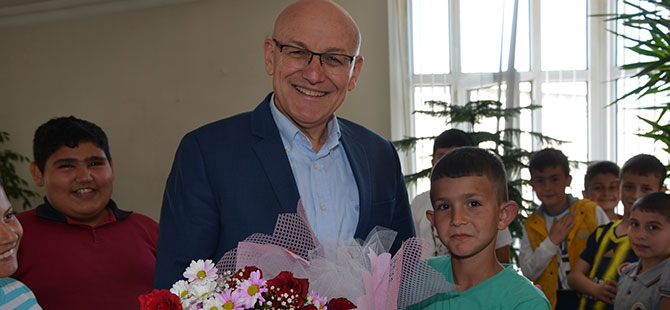 ‘Öğrencilerden başkan Kul’a ziyaret’