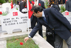 Protokol şehitliğine ziyaret