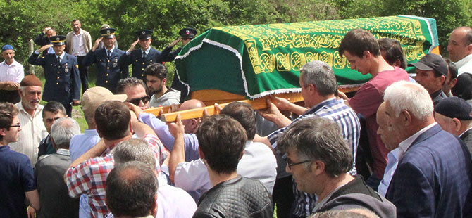 Askeri öğrenci toprağa verildi