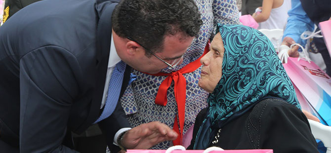 EN ÖZEL ANNELER FİDAN DİKTİ