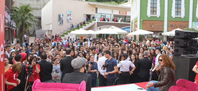 19 Katlı Pasta Kesim Şöleni