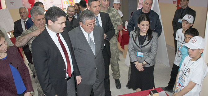 Samsun'da TÜBİTAK 4006 Bilim Fuarı sergileri