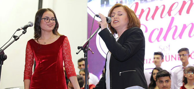 İlkadım’da Anneler Çocuklarıyla Sahnede