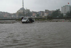 Çarşamba'yı sel aldı