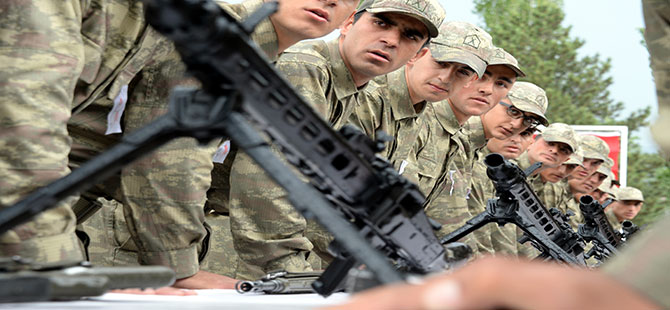 Acemi askerler yemin etti