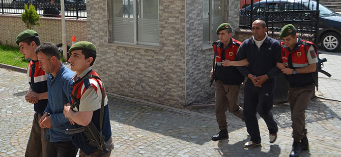 Bafra'da aranan 2 kişi yakalandı