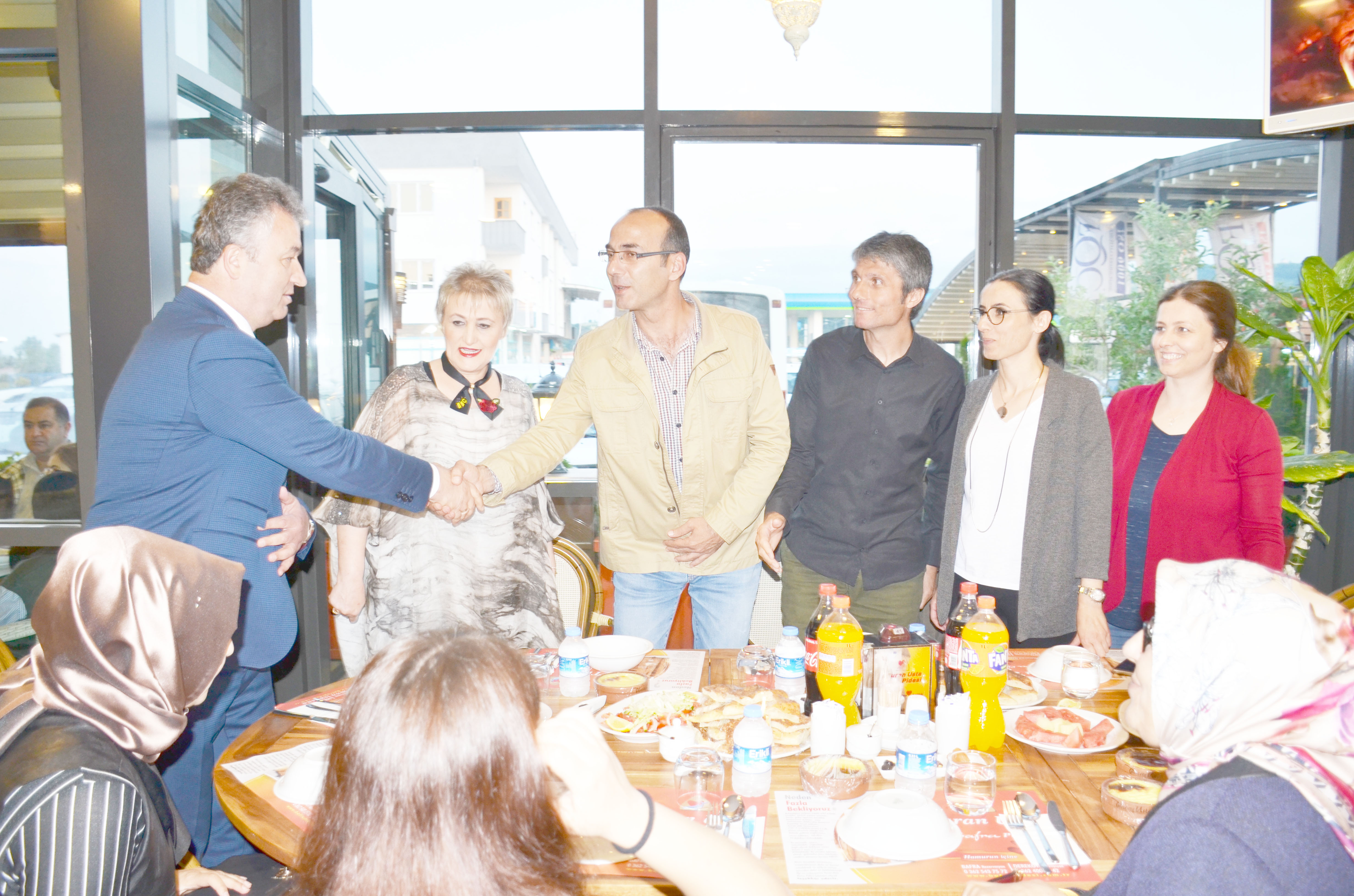 BİZ BÜYÜK BİR AİLEYİZ