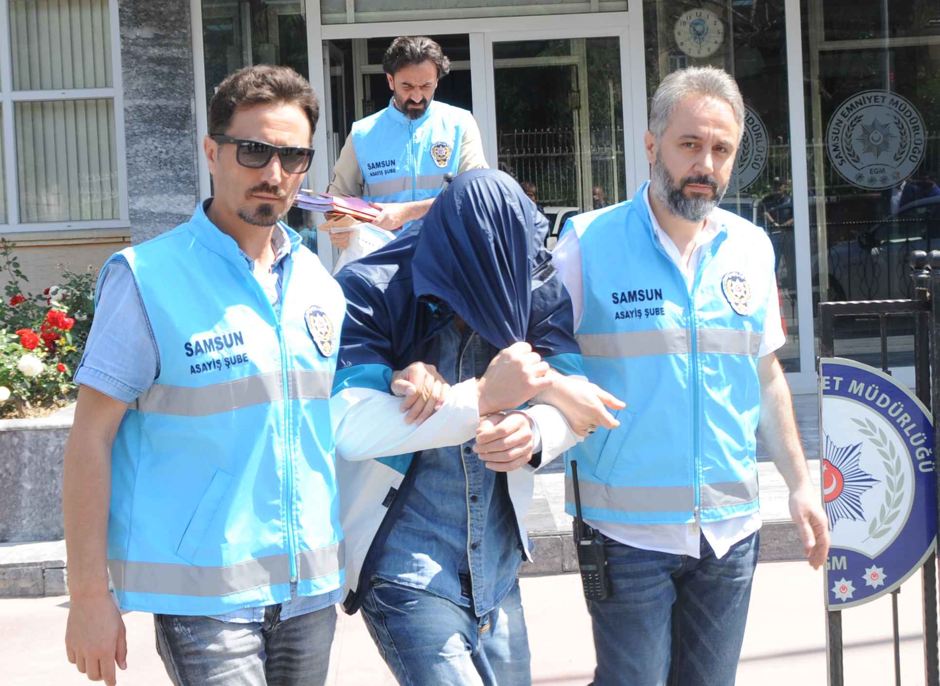 Çalıştığı marketin başka şubesini soyduğu iddiası