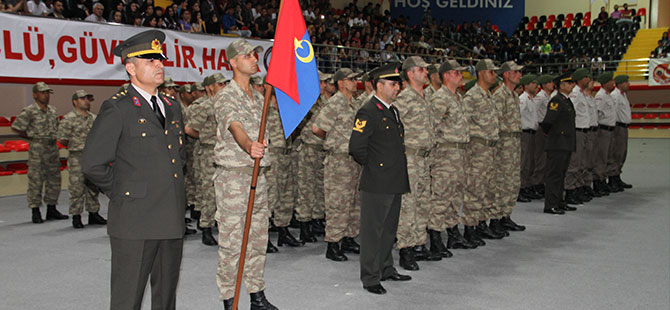 Acemi askerler yemin etti