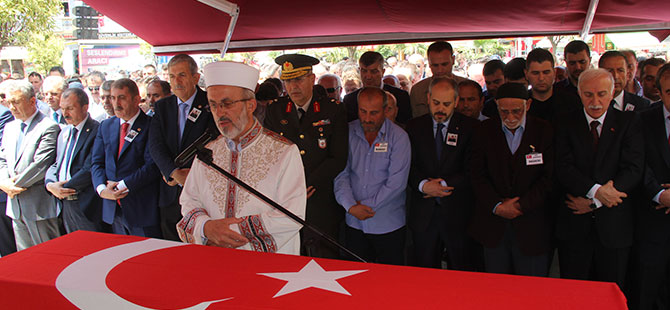 KARAASLAN ŞEHİT TÖRENİNE KATILDI