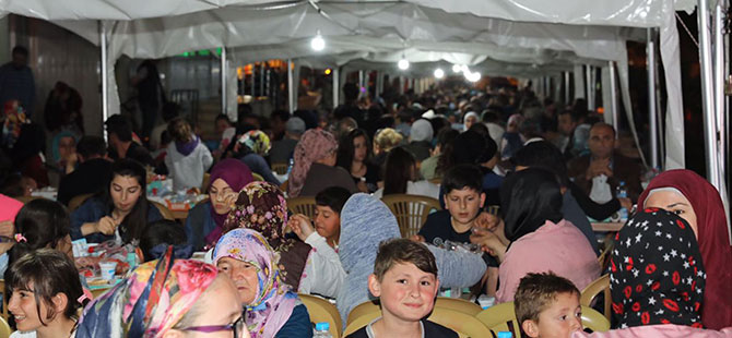 Yaklaşık 3 bin kişi aynı sofrada buluştu…