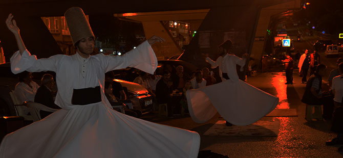 SEMAZEN GÖSTERİSİNE YOĞUN İLGİ