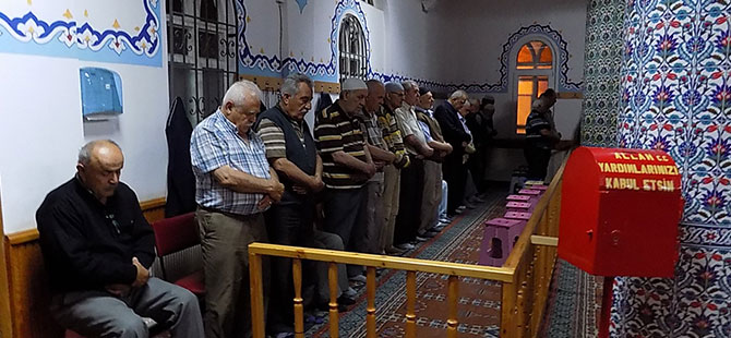 MİMAR SİNAN CAMİSİ' NDE BİR TERAVİH NAMAZI