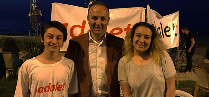 AKCAGÖZ: " BAYRAMI SOKAKTA KUTLAYACAĞIZ "