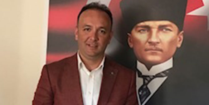 AKCAGÖZ, BAŞKAN YILMAZ'I TOPA TUTTU