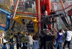 Dönme dolapta korkulu anlar