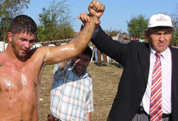 5. Ahullu yağlı güreşleri