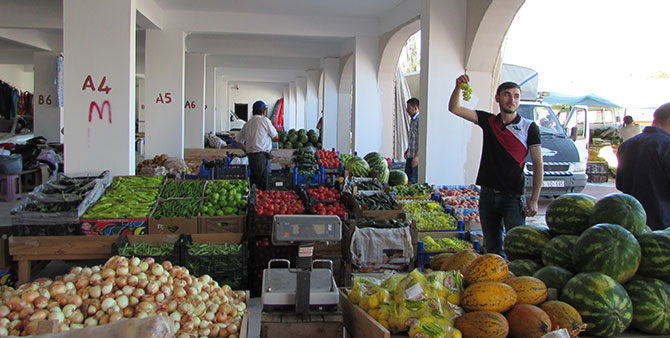 Kavak Kapalı Sebze Pazarı hizmete açıldı