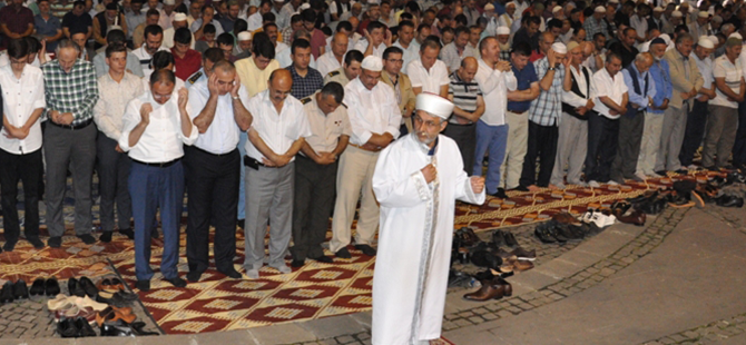 ÇARŞAMBALILAR 15 TEMMUZU UNUTMADI