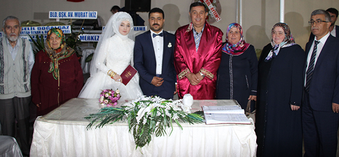 Başkan İkiz yalnız bırakmadı