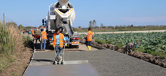 BAFRA BELEDİYESİ 40.000 METRE BETON YOL YAPTI