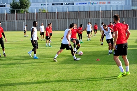 SAMSUNSPOR YENİDEN TOPLANDI 