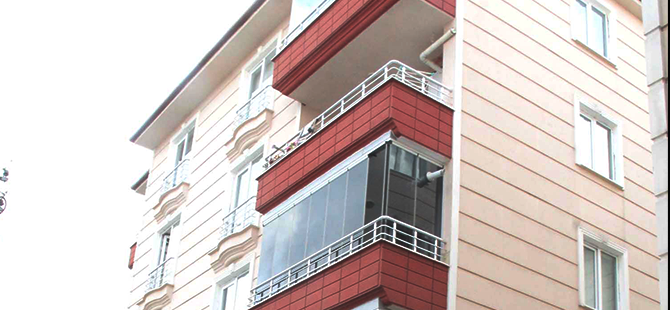 1 Yaşındaki bebek 4. kattan düştü