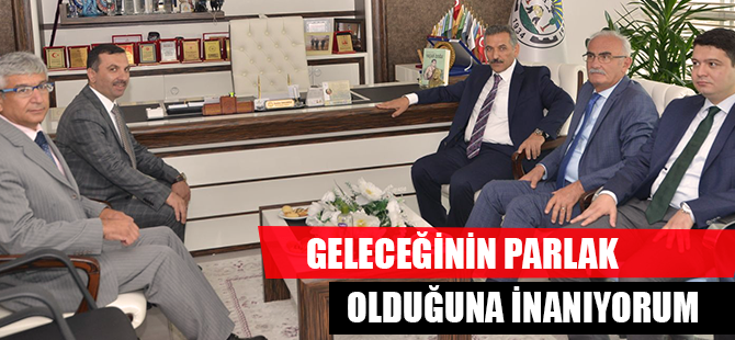 GELECEĞİNİN PARLAK OLDUĞUNA İNANIYORUM