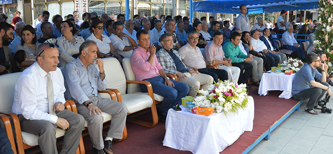 Başkan İkiz’e plaket