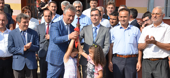 Öğrencilerle Merhaba Dedi
