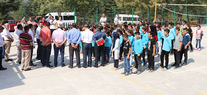 Sarıcaoğlu'ndan Okullara Ziyaret