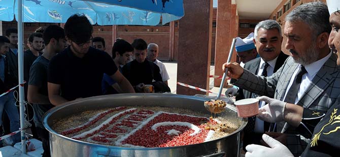 OMÜ’den Aşure İkramı