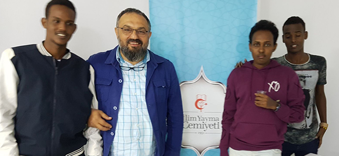 SOMALİLİ GENÇLERLE BULUŞTULAR