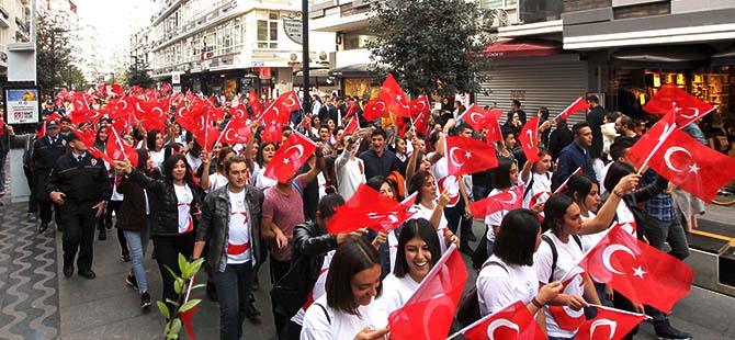 CUMHURİYET YÜRÜYÜŞÜ