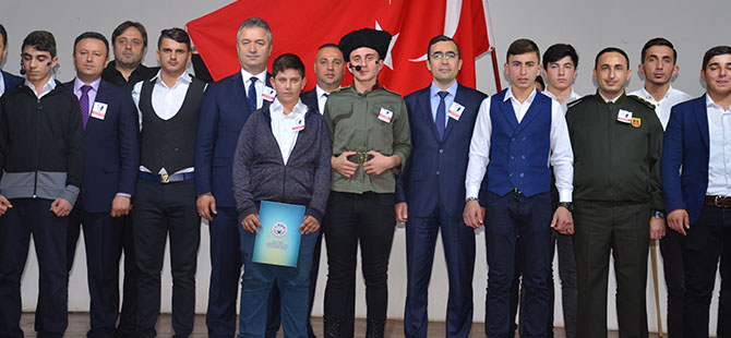 ATATÜRK SAYGIYLA ANILDI