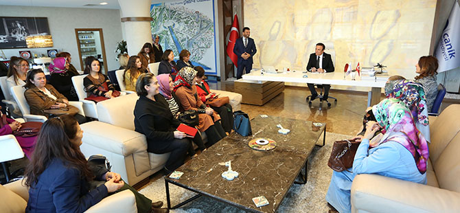 Kadınlardan Başkan Genç'e Teşekkür