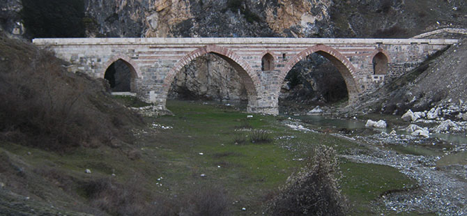 BAĞLANTI YOLUNU İNCELEDİ