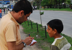 Kriz çocukları vurdu