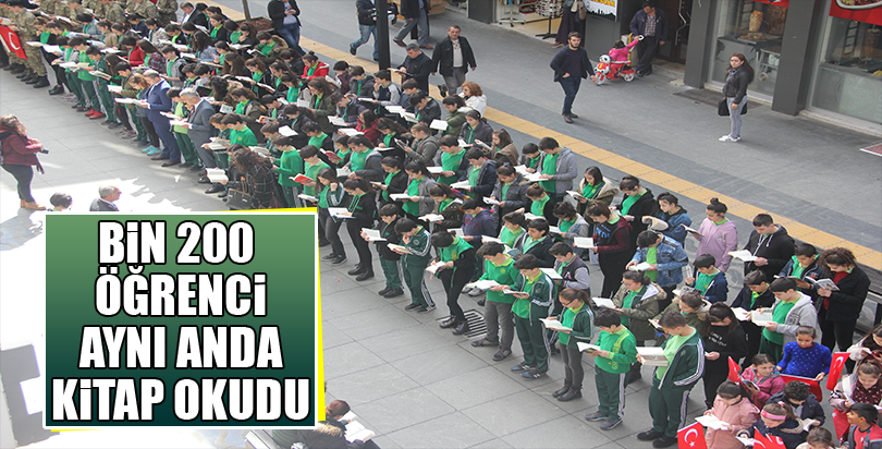 Samsun'da bin 200 öğrenci aynı anda kitap okudu